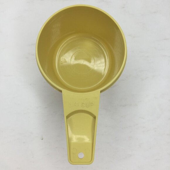 Vintage Tupperware Yellow Nesting Measuring Cups Set Kitchenware Baking Cooking - Picture 9 of 11